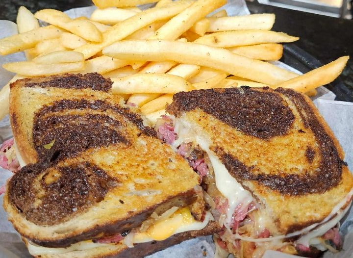roast beef and cheddar sandwich