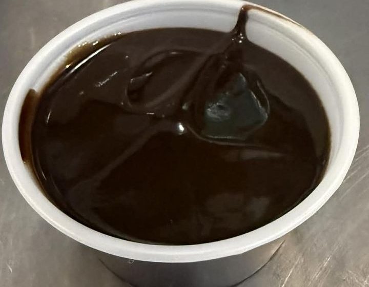 2 ounces of rich chocolate sauce