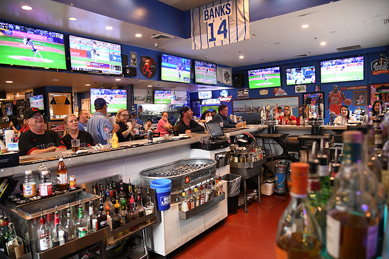 friendly-confines-lakemary-RESTAURANT